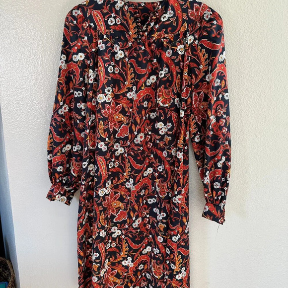 Vintage Flower Dress with‎ a Belt - Picture 1 of 8